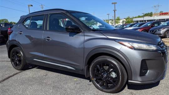 2021 nissan kicks sr