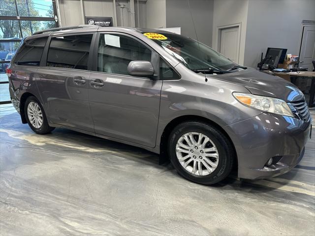 2011 toyota sienna xle