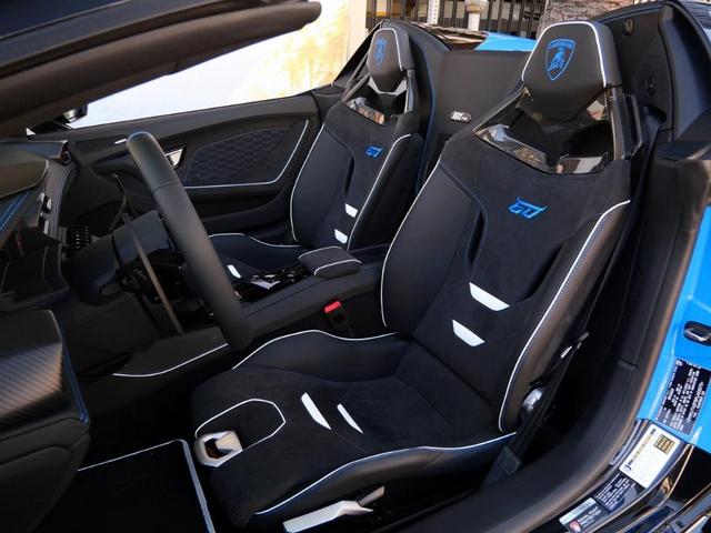 2023 lamborghini huracan evo