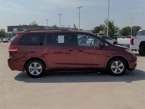 2014 toyota sienna in saint louis, missouri
