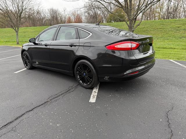 2014 ford fusion se
