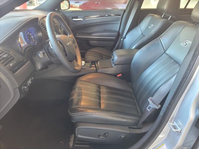 2022 chrysler 300 s