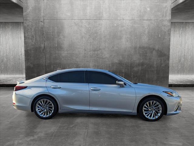 2021 lexus es 300h luxury