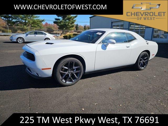 2023 dodge challenger sxt
