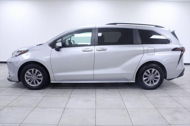 2023 toyota sienna xle 8 passenger