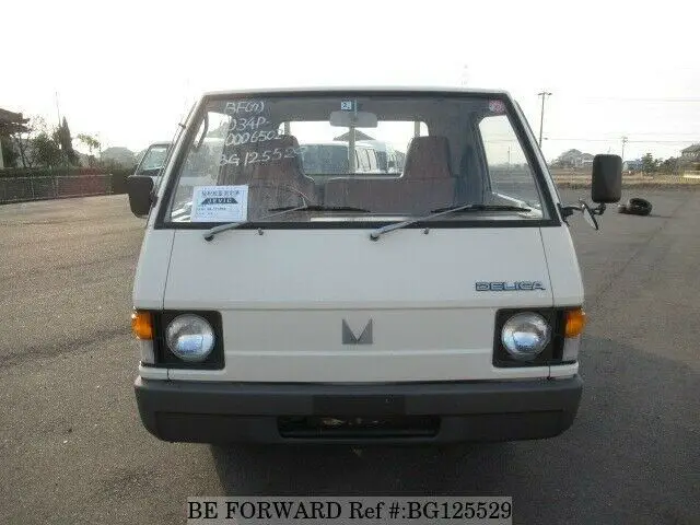1980 mitsubishi delica truck 1590cc, 4 speed column shift, 4g32 engine 4 cyl