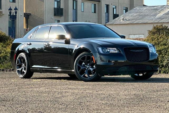 2022 chrysler 300 touring
