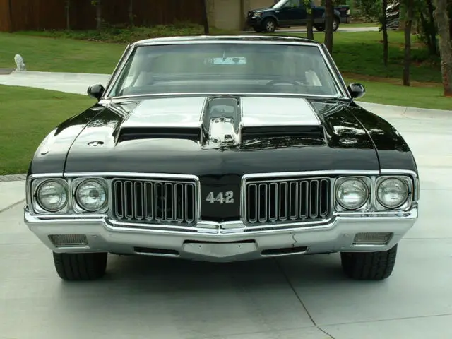 like new 1970 oldsmobile sport coupe "modified"