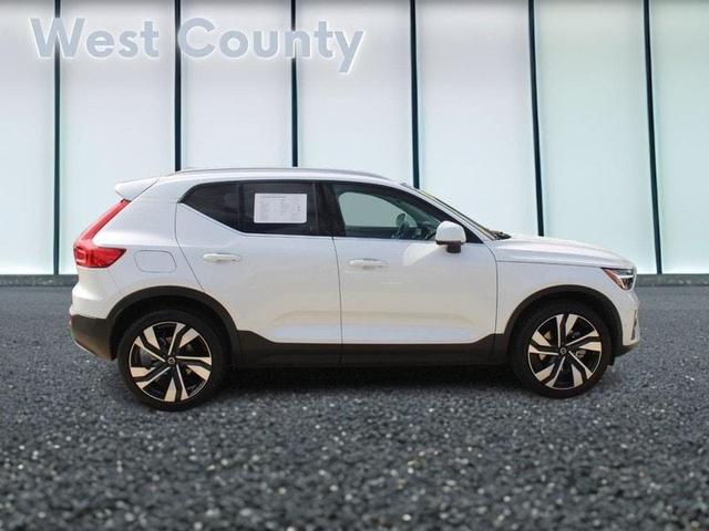 2023 volvo xc40 b5 ultimate bright theme