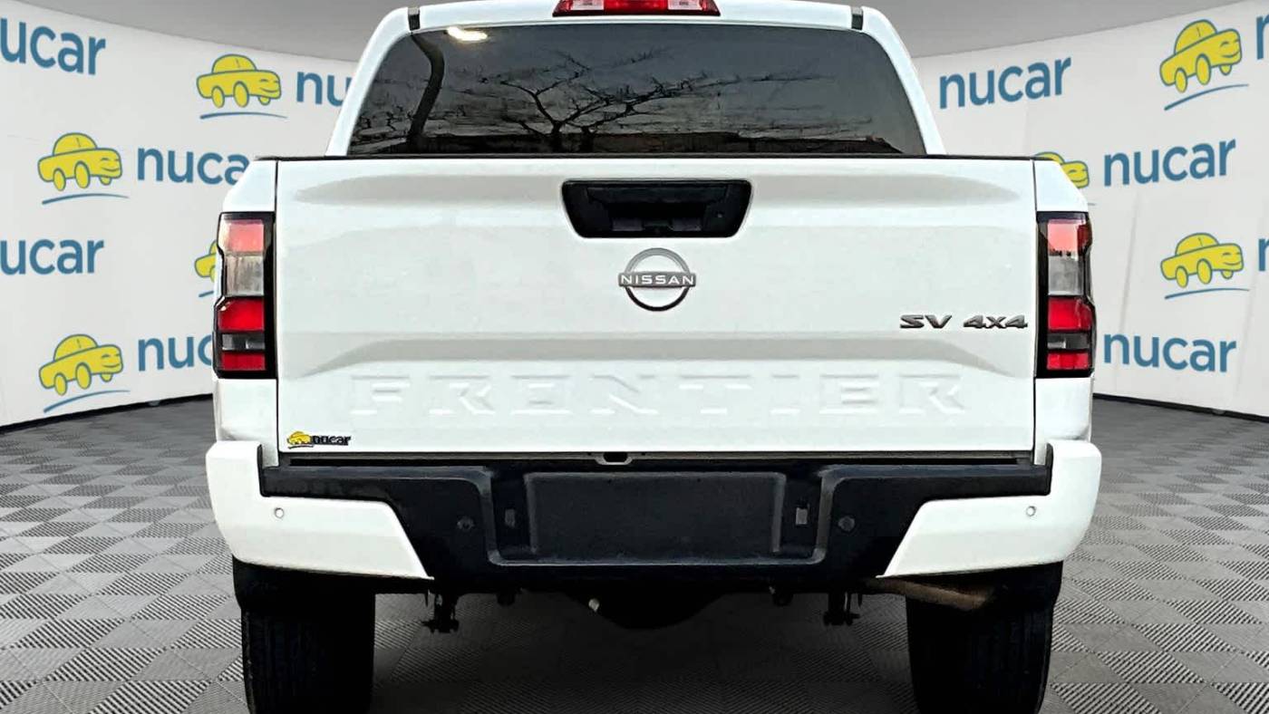 2022 nissan frontier sv