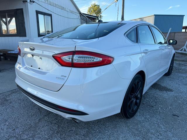 2014 ford fusion se