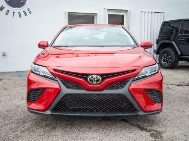 2019 toyota camry se