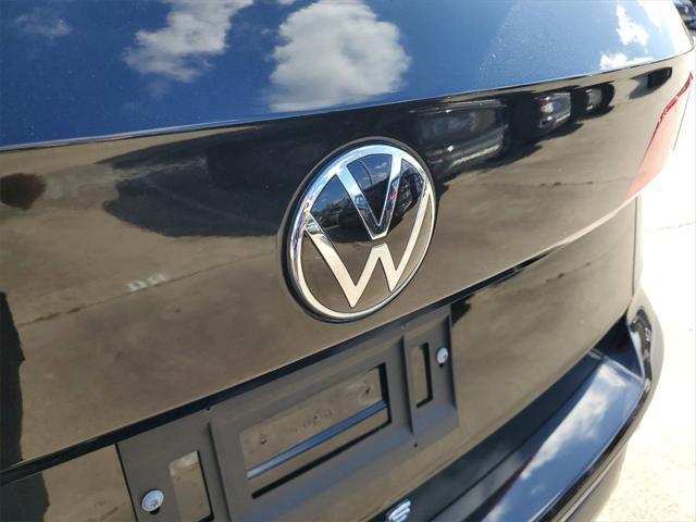 2023 volkswagen taos 1.5t se