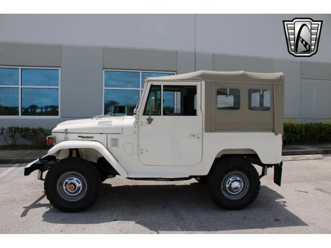 1975 toyota land cruiser in o'fallon, illinois