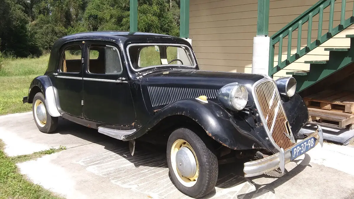 1954 citroen traction avant type 15-6