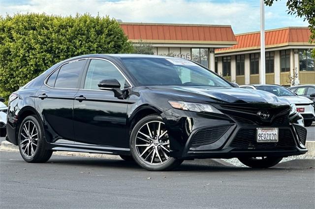 2023 toyota camry se