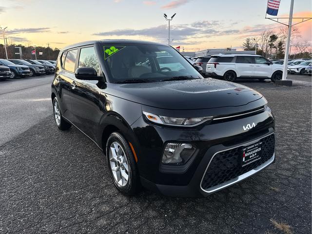 2022 kia soul lx