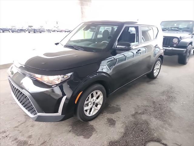 2023 kia soul lx