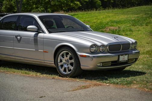 2004 jaguar xj8