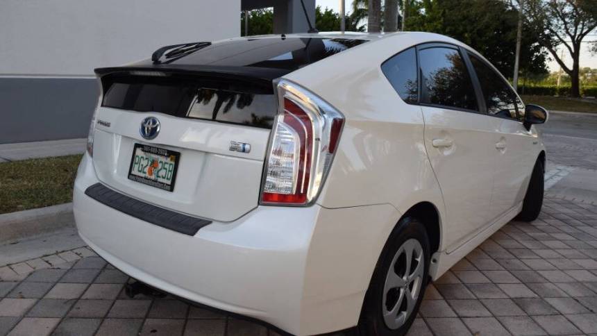 2013 toyota prius three