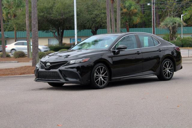 2022 toyota camry se