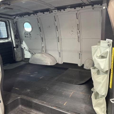 2011 chevrolet express 2500 work van