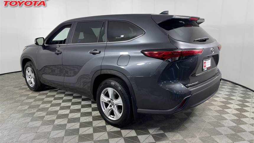 2023 toyota highlander le