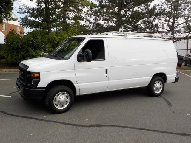 2011 ford e150 base