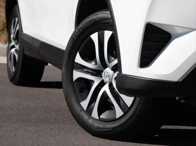 2018 toyota rav4 le