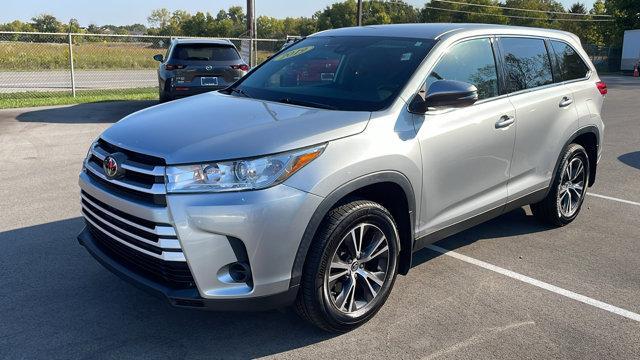 2019 toyota highlander le