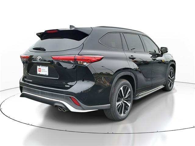 2022 toyota highlander xse