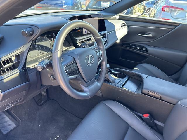2024 lexus es 300h base
