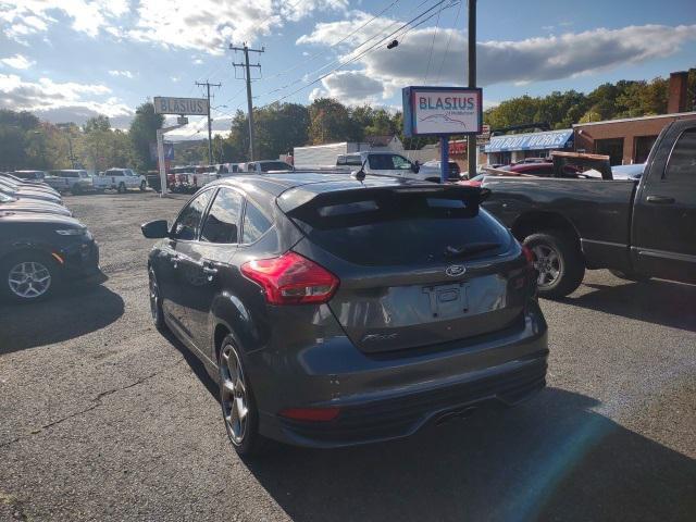 2017 ford focus st st