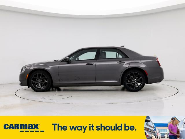 2022 chrysler 300 s