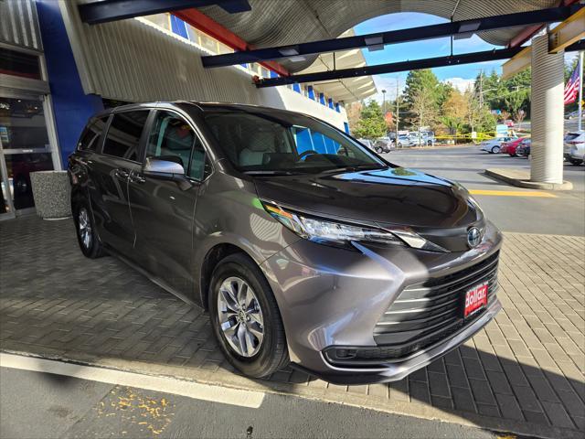 2023 toyota sienna le