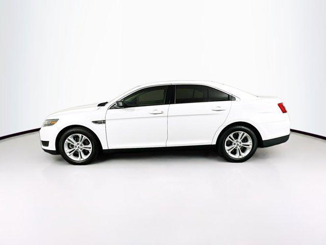 2018 ford taurus se