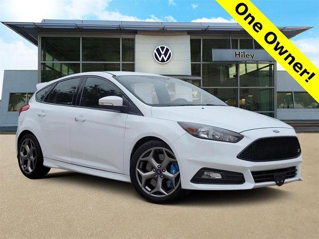 2018 ford focus st base