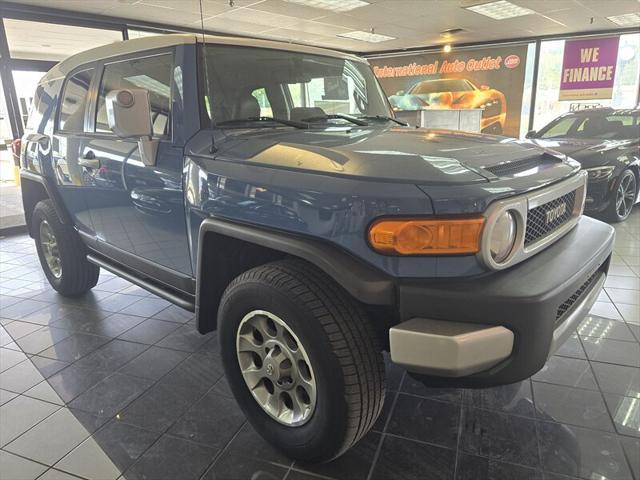 2012 toyota fj cruiser base