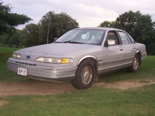 1992 ford crown victoria