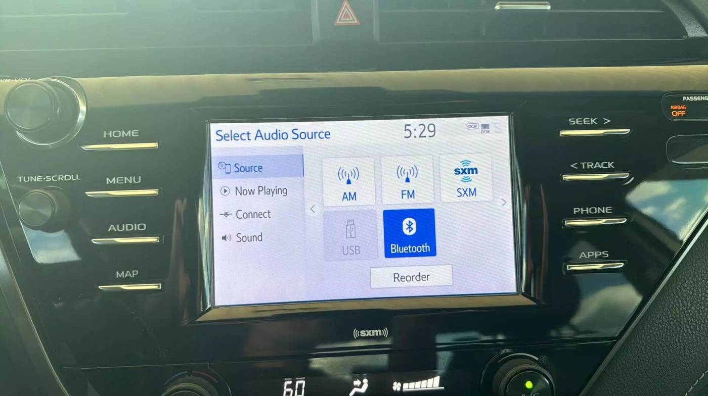 2020 toyota camry se