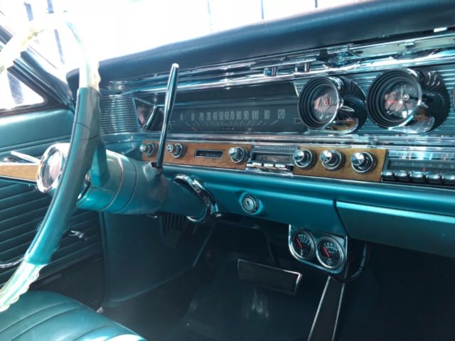 1964 pontiac bonneville (classic vintage car)