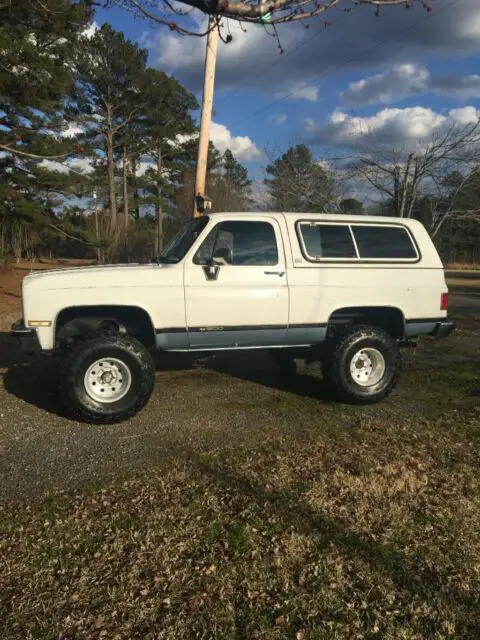very nice 1990 chevy blazer. everything works. rust free!