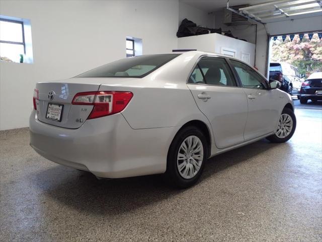 2012 toyota camry hybrid le