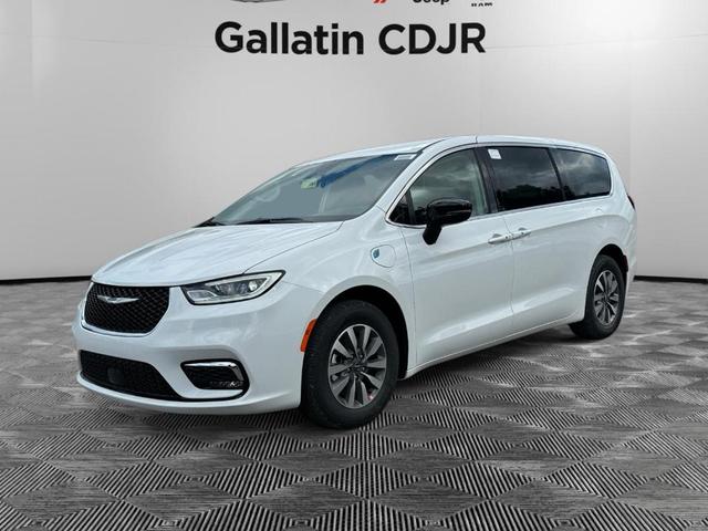 2024 chrysler pacifica hybrid select