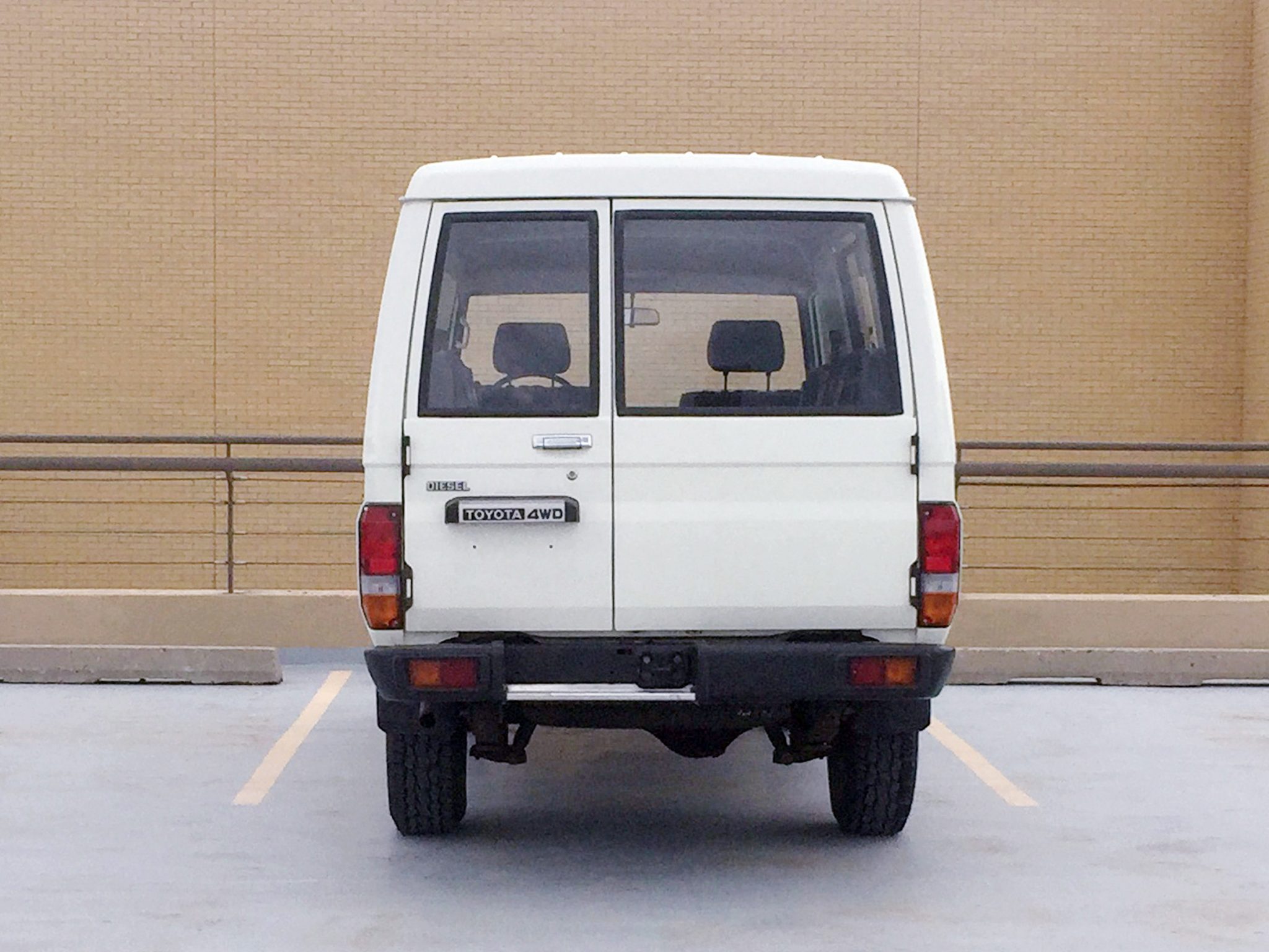 1987 toyota land cruiser bj75 troop carrier