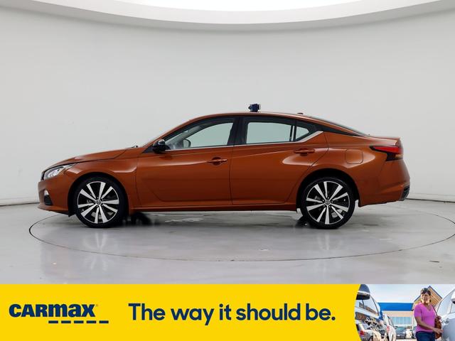 2022 nissan altima sr