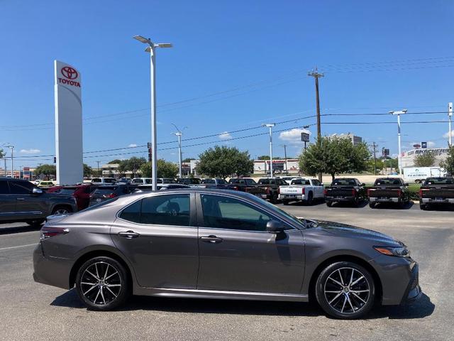 2024 toyota camry se