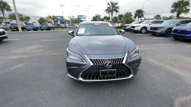 2022 lexus es 300h ultra luxury