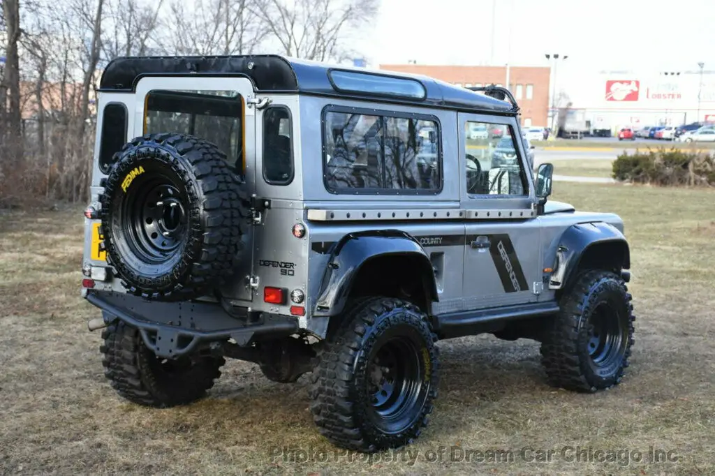 loaded w/ upgrades ... over sized wheels and tires ... snorkel ... roll cage