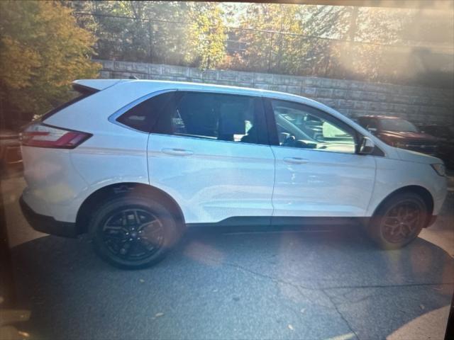 2022 ford edge sel